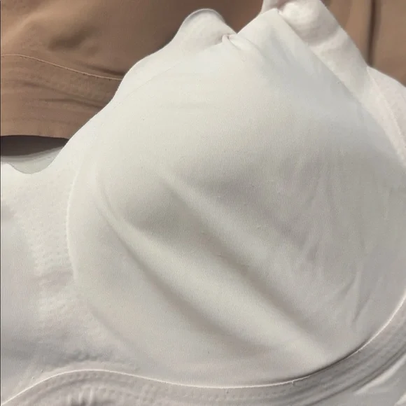 Elegant Women's Intimates Set - Black, White, Tan - Picture 4 of 7